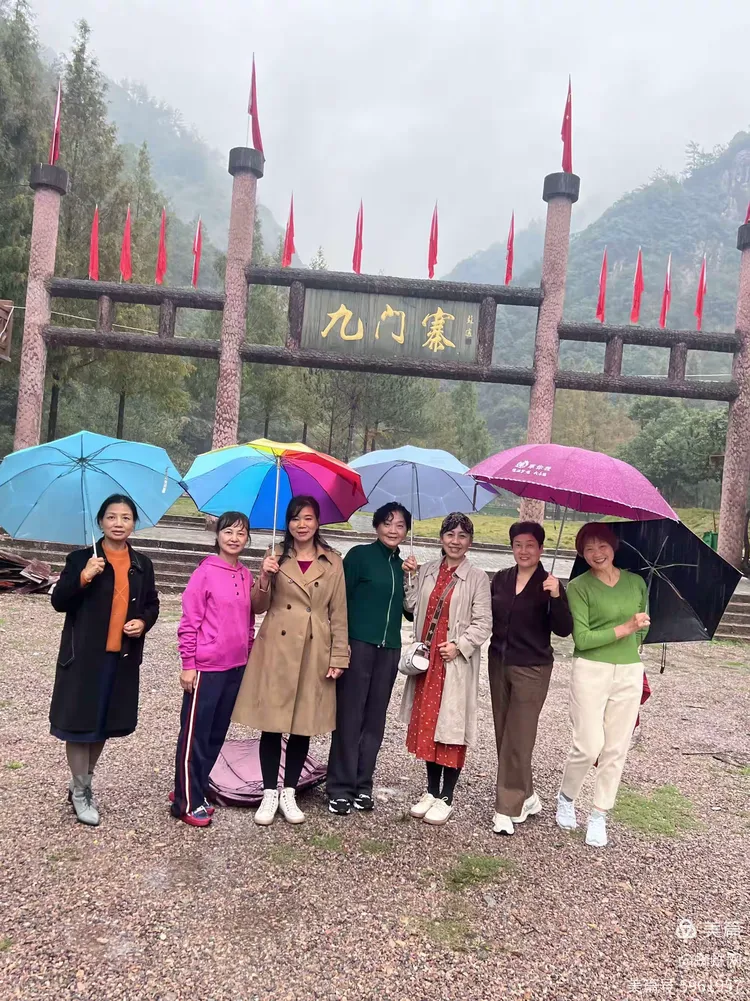 游青田万山乡孙岸寨头长城与东源平桥村泡温泉和九门寨景区